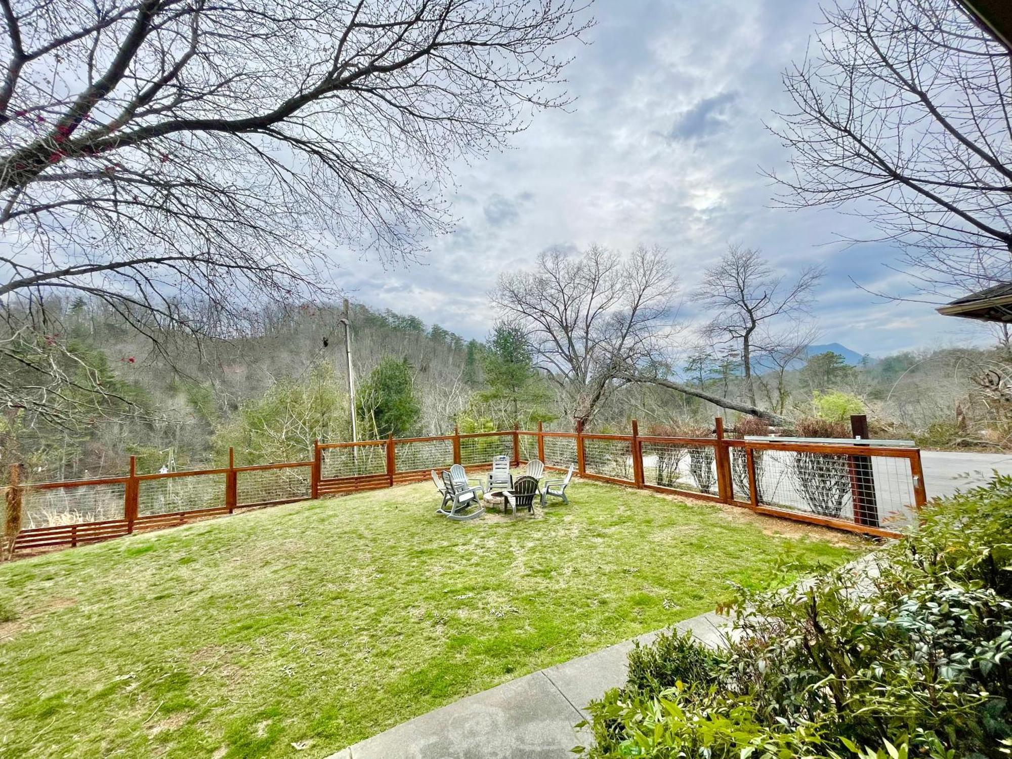 5Bedrooms*4King Beds*Outstanding Location*Hottub* Sevierville Exterior photo