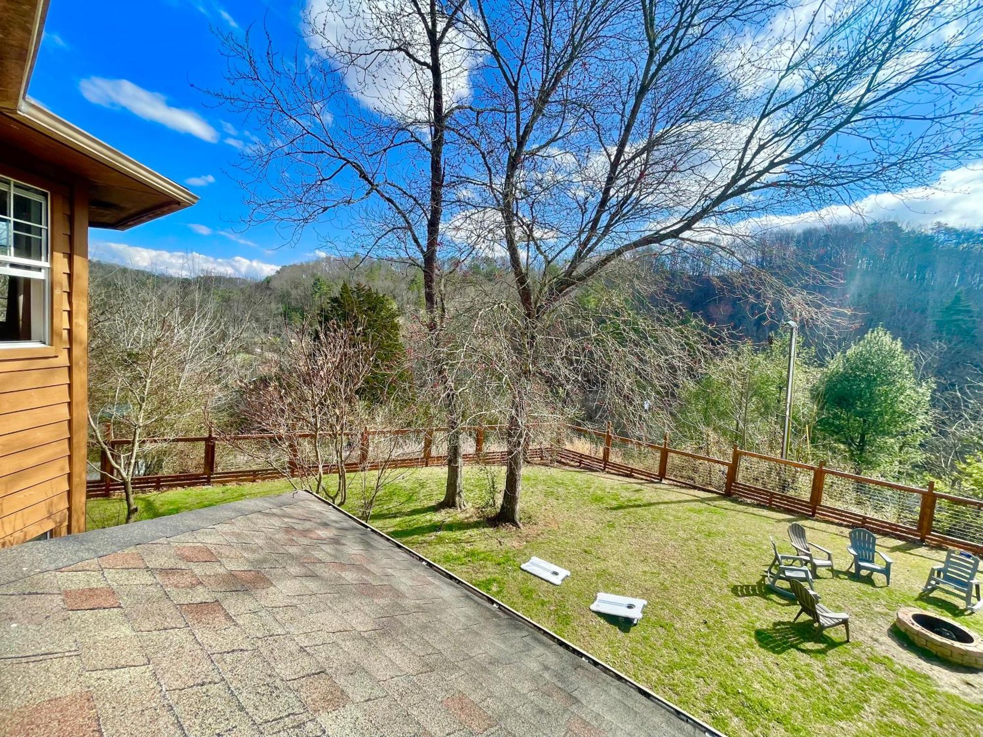 5Bedrooms*4King Beds*Outstanding Location*Hottub* Sevierville Exterior photo