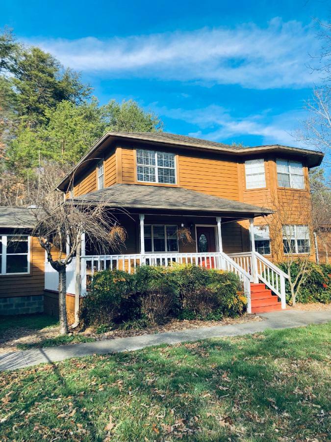5Bedrooms*4King Beds*Outstanding Location*Hottub* Sevierville Exterior photo