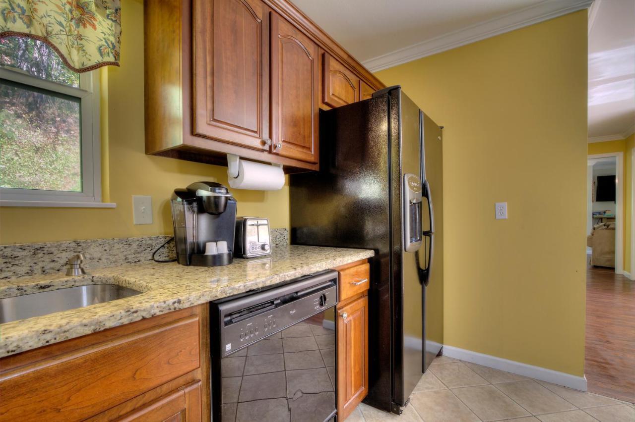 5Bedrooms*4King Beds*Outstanding Location*Hottub* Sevierville Exterior photo