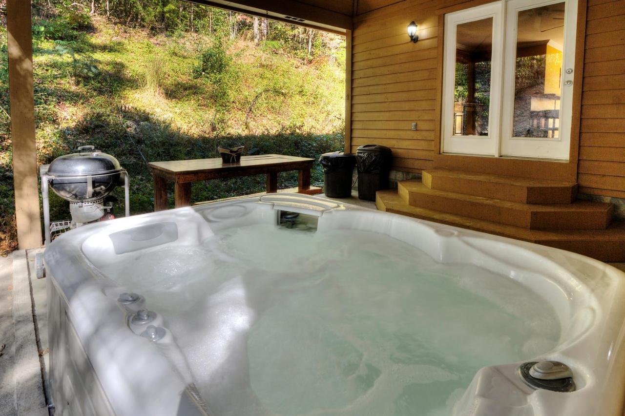 5Bedrooms*4King Beds*Outstanding Location*Hottub* Sevierville Exterior photo